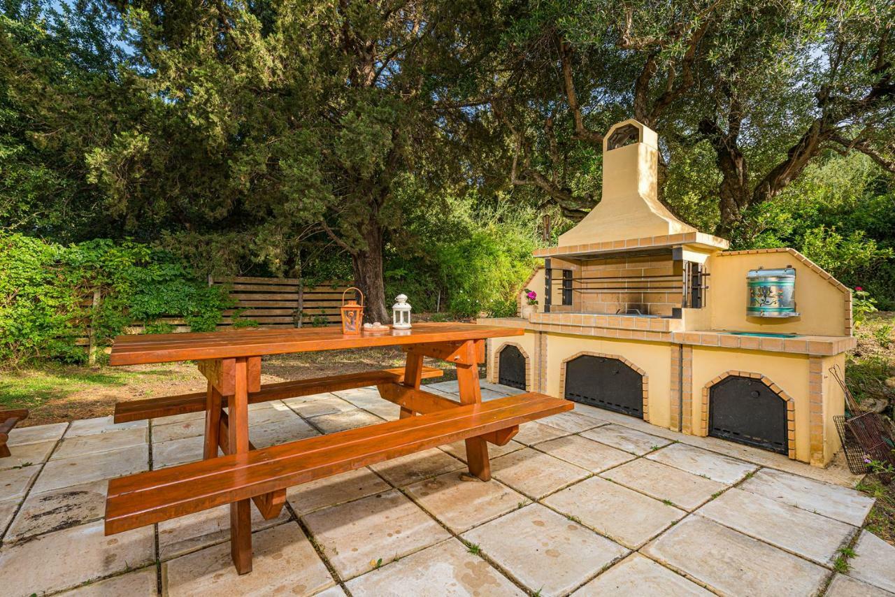 The Old Well Villa Planos  Luaran gambar